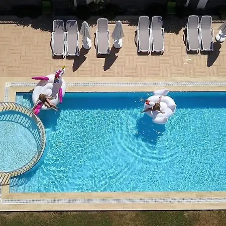 Sweet Aparthotel *